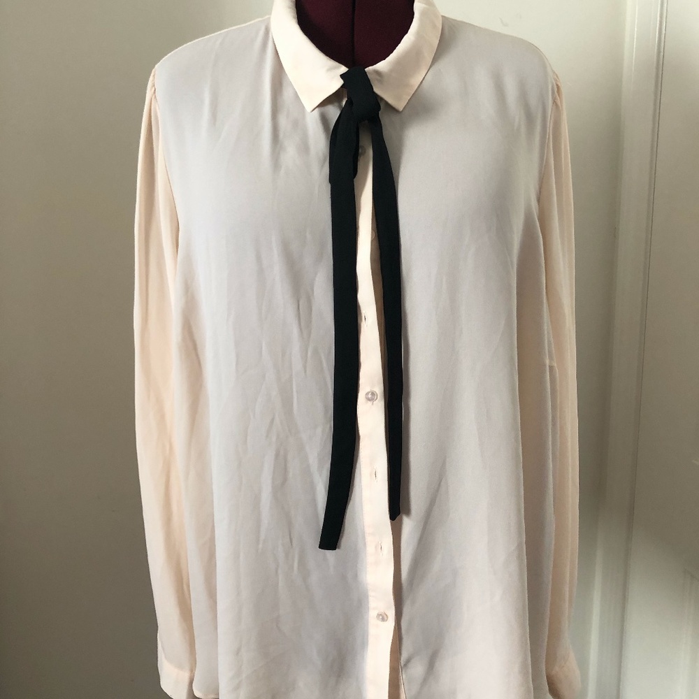 Forever 21+ Button up Blouse w/Necktie (Plus Size)